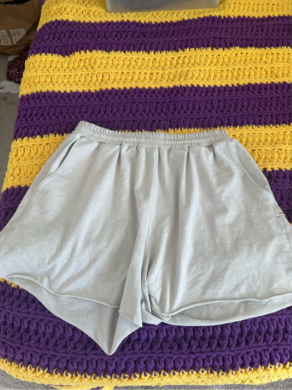 Vuori Light Gray Women’s Elastic Waist Athletic Shorts